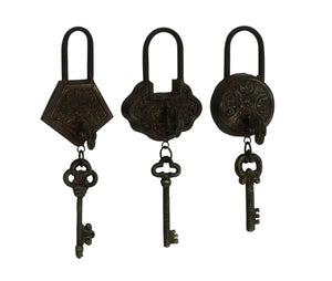 Historic antique Metal Key Set