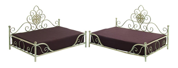 Set of Two Elegant and Comfortable Pet Beds