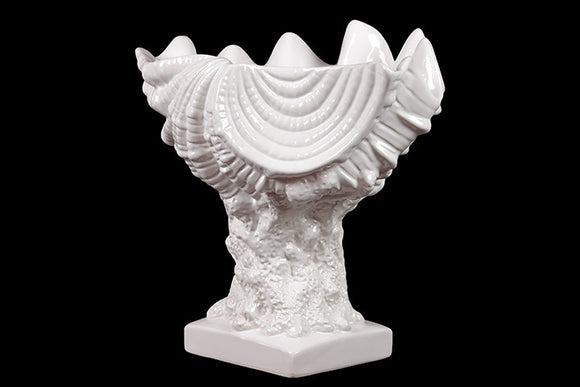 Beautiful and Elegant Trophy Modeled Ceramic Seashell in White